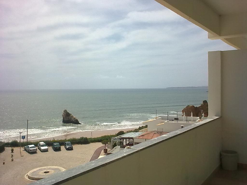 Rocha Praia Mar Beach Front Line Bay Portimao Phòng bức ảnh